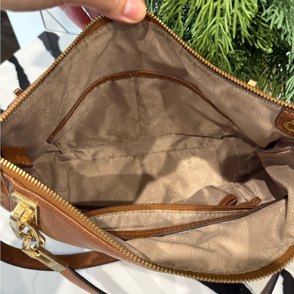 Michael Kors pebble leather shoulder / crossbody bag - Picture 4 of 8